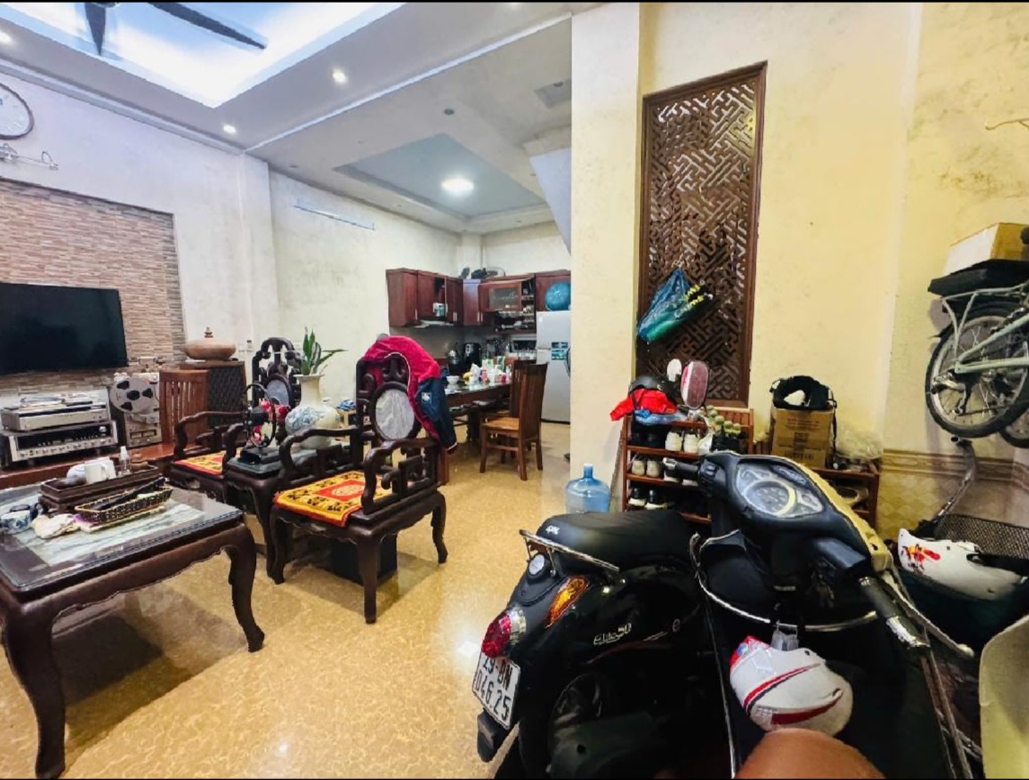 BÁN NHÀ TRUNG TÂM THANH XUÂN CĂN GÓC 3 MẶT THOÁNG.